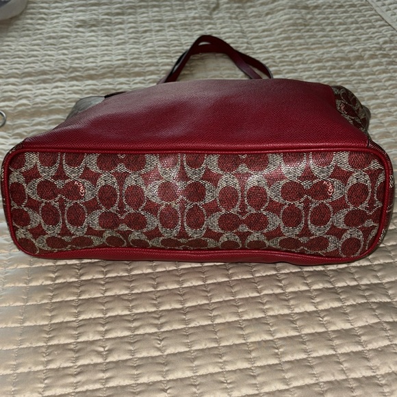COACH SAFFIANO LEATHER BAILEY TOTE RED - Picture 4 of 9